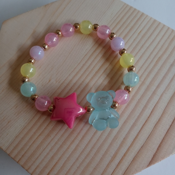 Handmade Bear & Star Stretch Bracelet - Picture 3 of 9